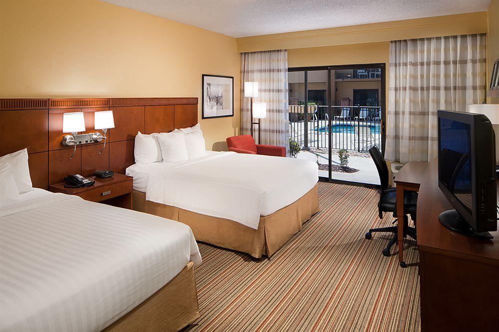 Courtyard By Marriott Orlando Airport Hotell Exteriör bild