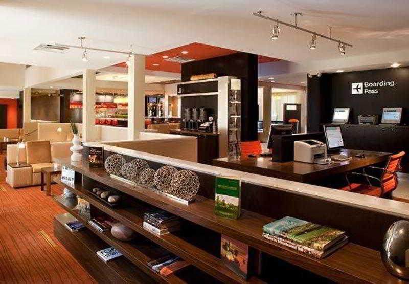 Courtyard By Marriott Orlando Airport Hotell Exteriör bild