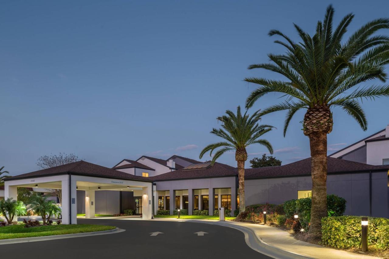Courtyard By Marriott Orlando Airport Hotell Exteriör bild