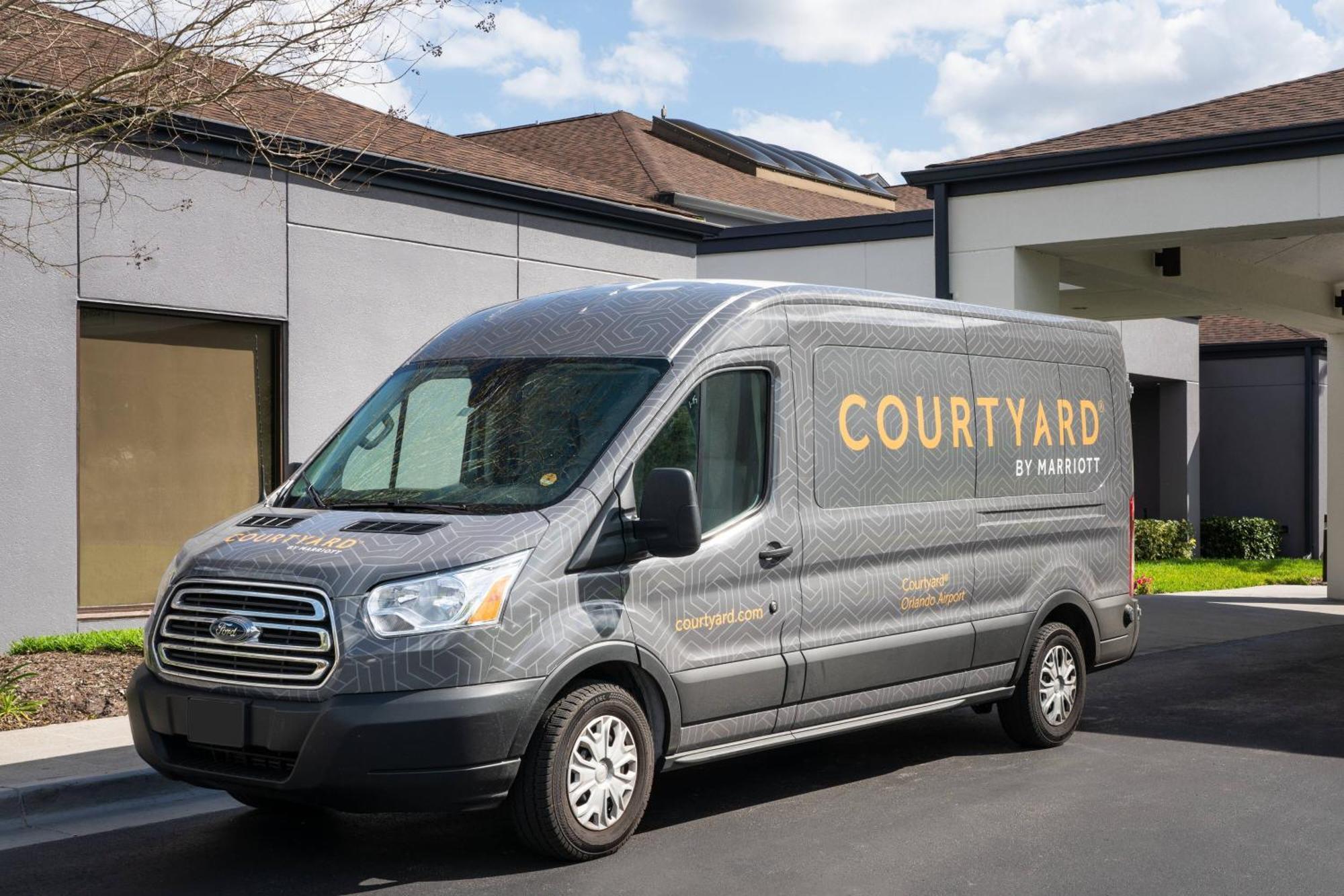 Courtyard By Marriott Orlando Airport Hotell Exteriör bild