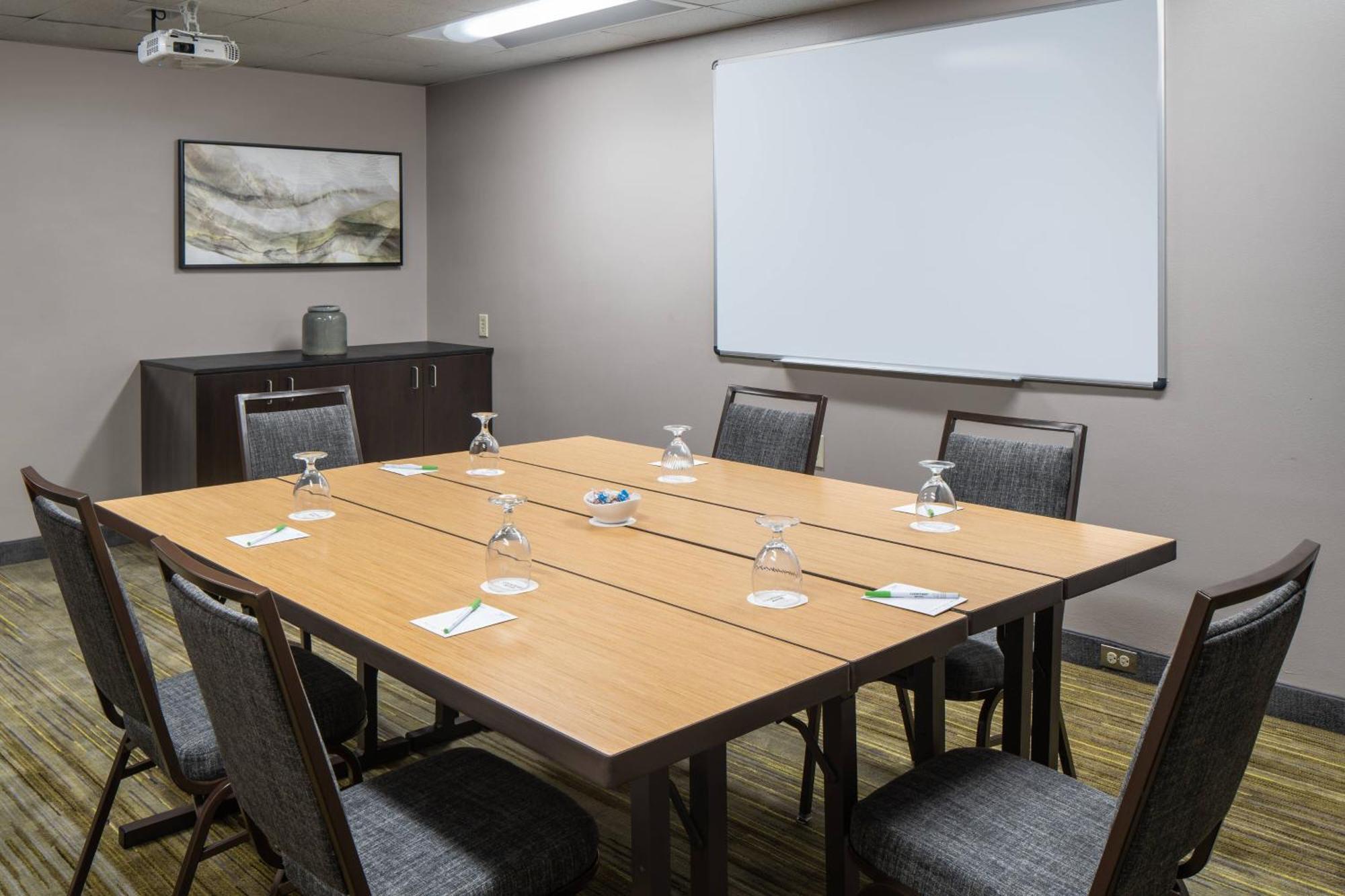 Courtyard By Marriott Orlando Airport Hotell Exteriör bild