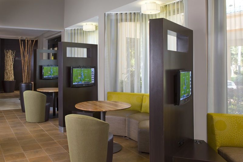 Courtyard By Marriott Orlando Airport Hotell Exteriör bild