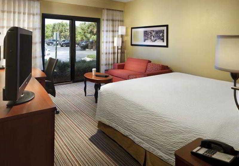 Courtyard By Marriott Orlando Airport Hotell Exteriör bild