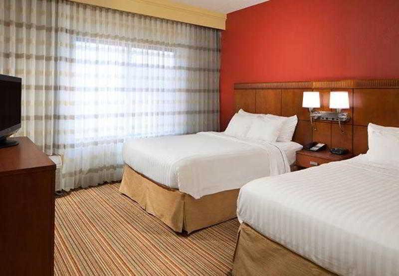 Courtyard By Marriott Orlando Airport Hotell Exteriör bild