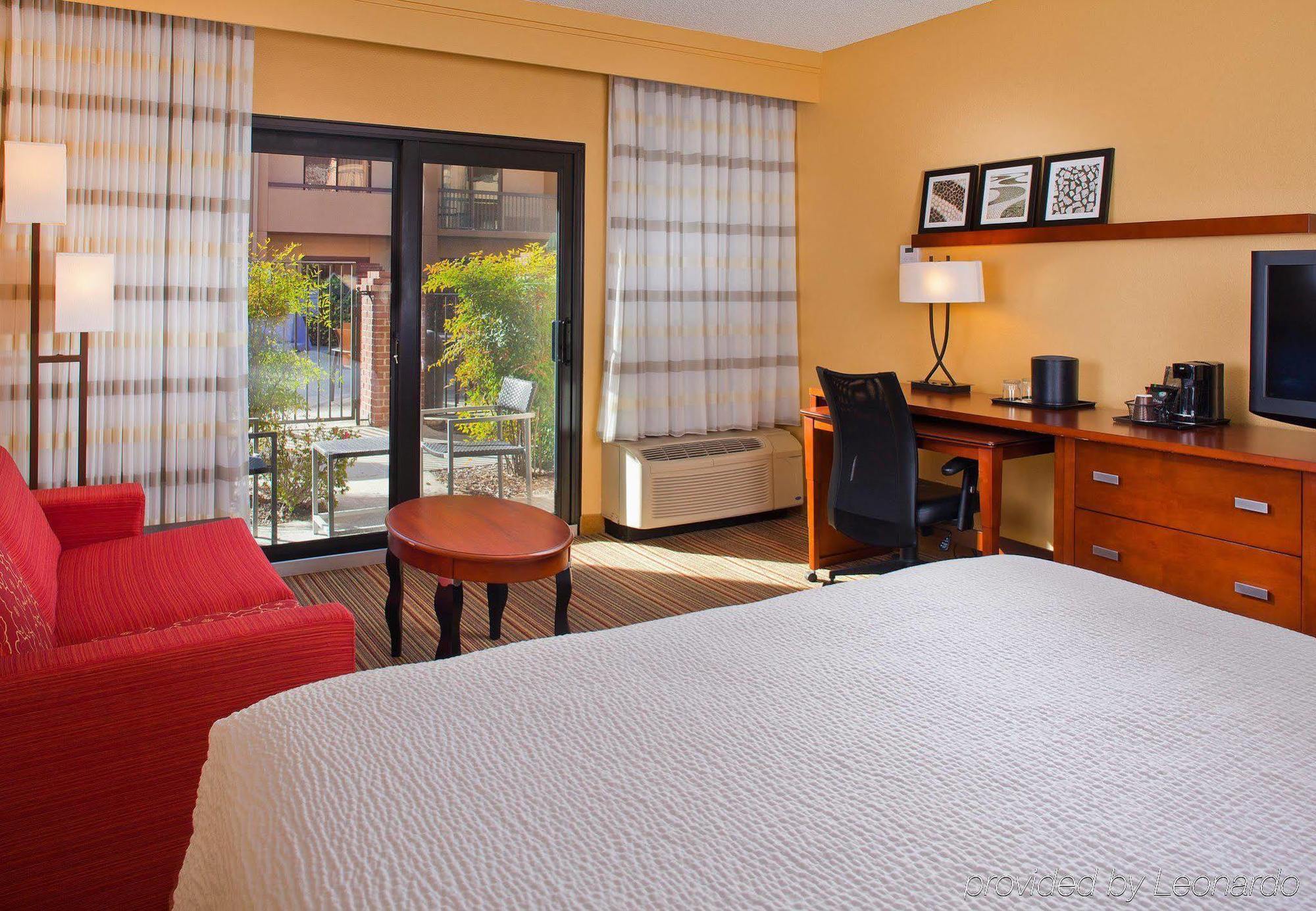 Courtyard By Marriott Orlando Airport Hotell Exteriör bild
