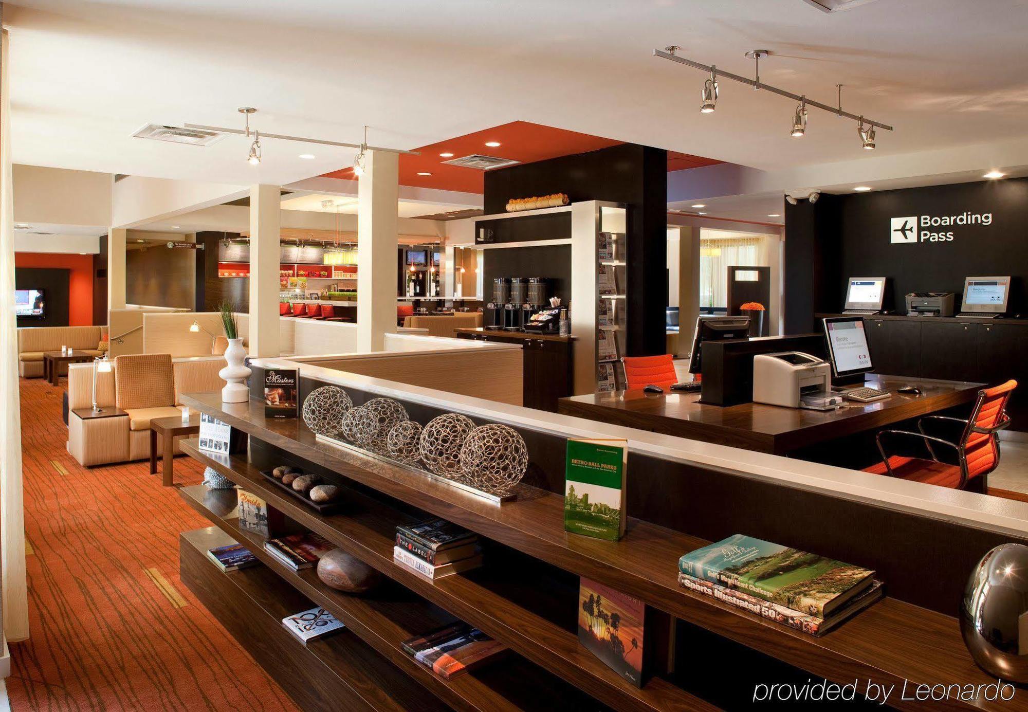 Courtyard By Marriott Orlando Airport Hotell Exteriör bild
