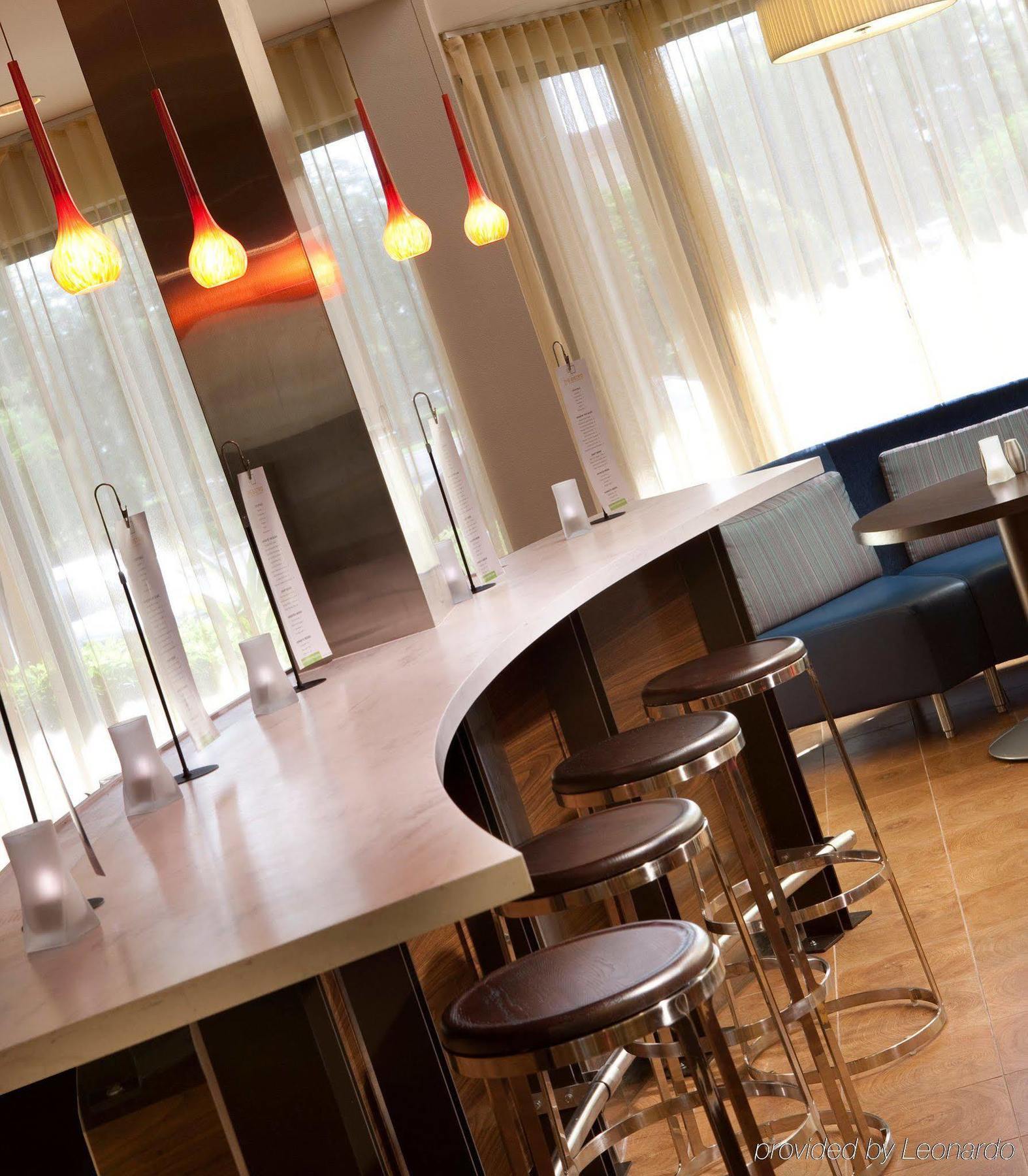 Courtyard By Marriott Orlando Airport Hotell Exteriör bild