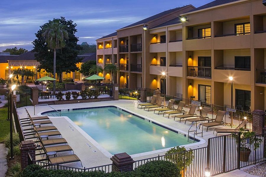 Courtyard By Marriott Orlando Airport Hotell Exteriör bild