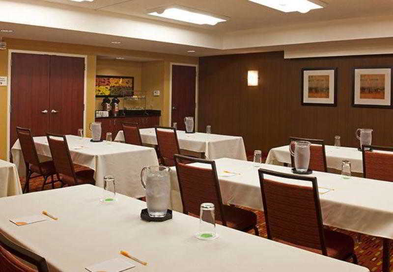 Courtyard By Marriott Orlando Airport Hotell Exteriör bild